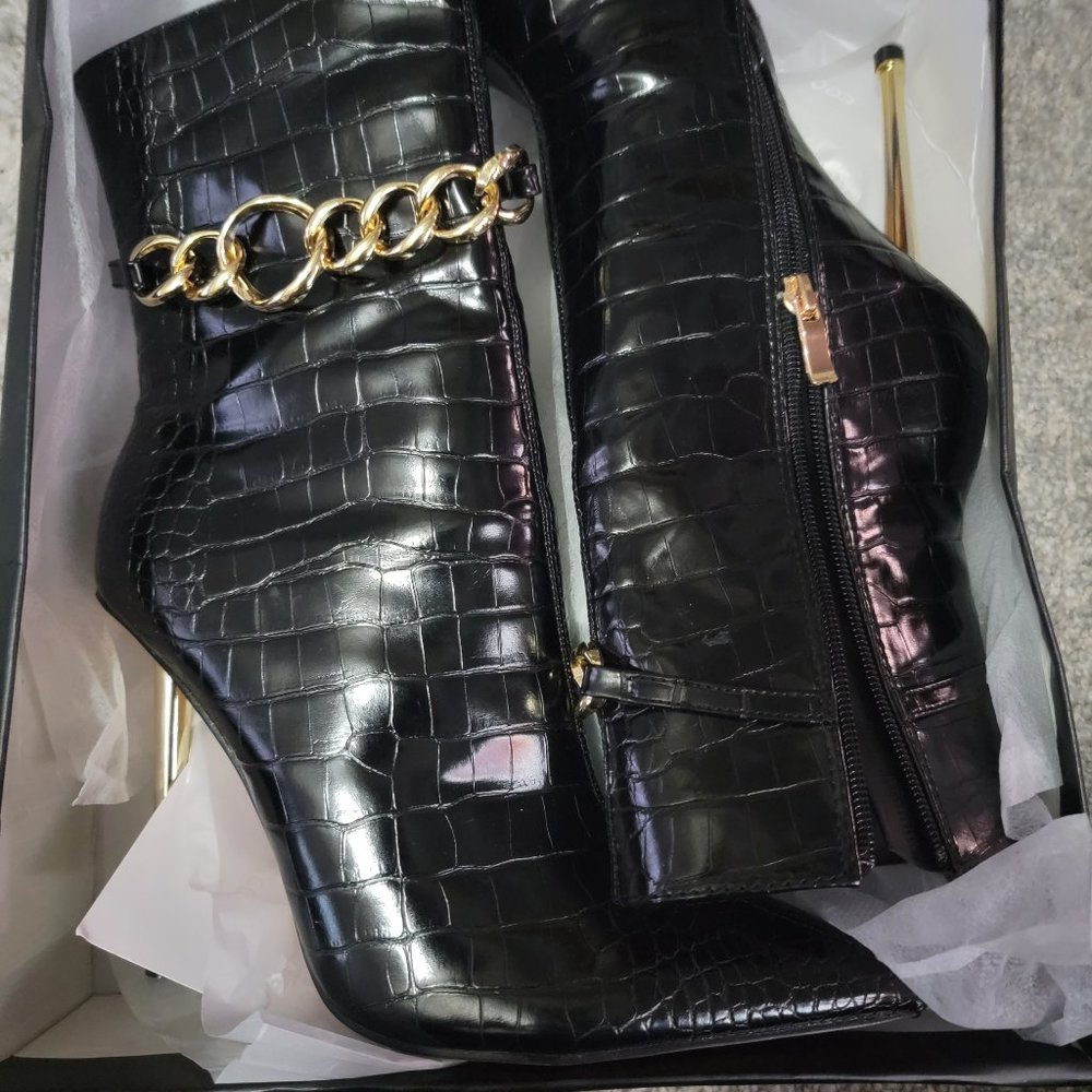 NWT Ankle boots